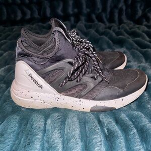 Reebok Les Mills women’s dance shoes 5.5